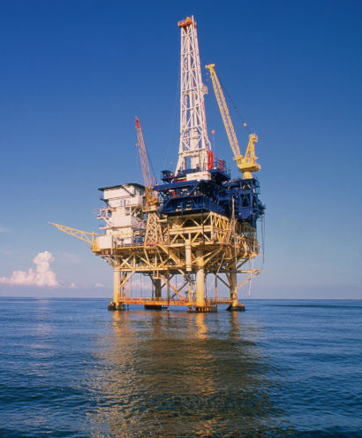 Inside an Oil Rig: The Process and Technology Behind Oil Extraction Inside an Oil Rig: The Process and Technology Behind Oil Extraction